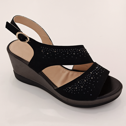 https://cdn.shopify.com/s/files/1/0665/8821/3361/files/20250708_1143_Sandalo_Nero_Elegante_remix_01jzmpjrrjfyzscyrzwzkyqmxg.png?v=1774150869