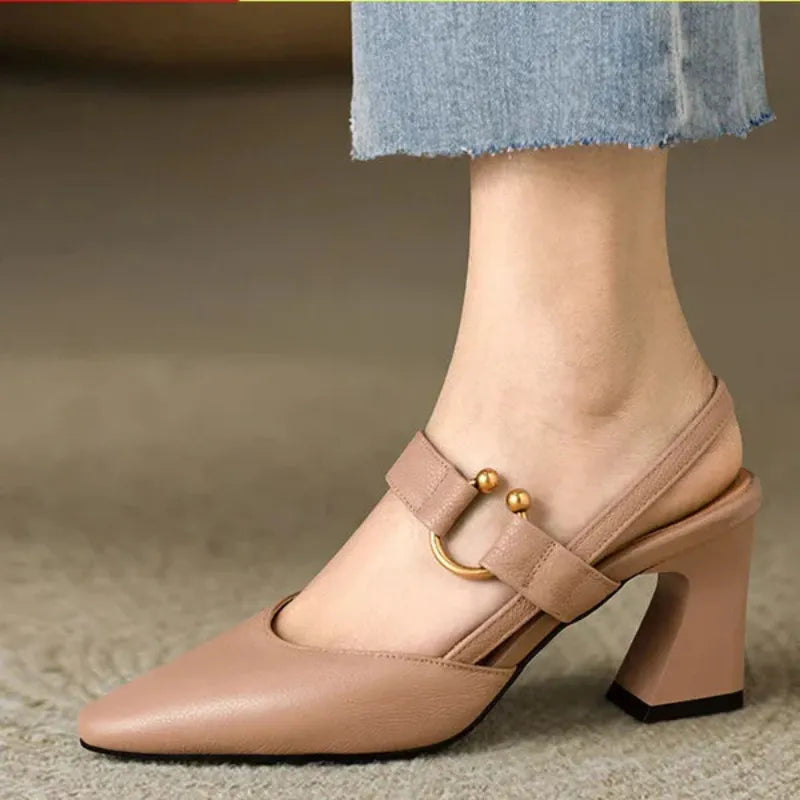 https://cdn.shopify.com/s/files/1/0665/8821/3361/files/Divina06.jpg?v=1774151128