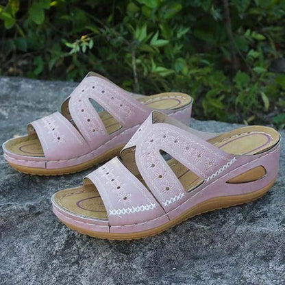 https://cdn.shopify.com/s/files/1/0665/8821/3361/files/Rose_sandales-femme-bout-ouvert-ete-femmes-ch_variants-3_1024x1024_f17abdbf-1fc4-44d1-b065-d2ff86b29e6d.webp?v=1774149549