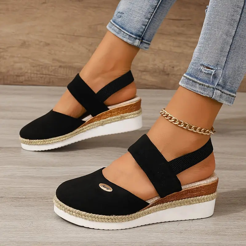 https://cdn.shopify.com/s/files/1/0665/8821/3361/files/antonella_3.webp?v=1774149052