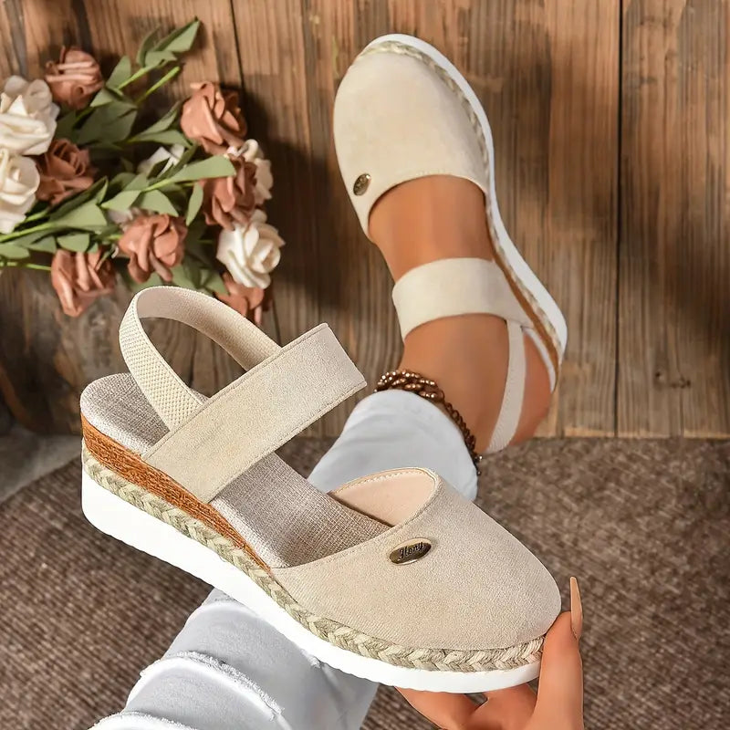 https://cdn.shopify.com/s/files/1/0665/8821/3361/files/antonella_6.webp?v=1774149052