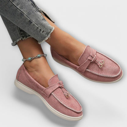 https://cdn.shopify.com/s/files/1/0665/8821/3361/files/damen-beige-loafer-elegant-Photoroom_b893615d-6f98-4dcc-8475-3819730a41b2.jpg?v=1775794650