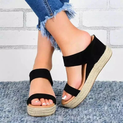https://cdn.shopify.com/s/files/1/0665/8821/3361/files/sandales-a-talons-compenses-pour-femmes_main-2_1024x1024_ea21e10b-8afe-4c8e-b61b-51aa75d8e450.webp?v=1774149786