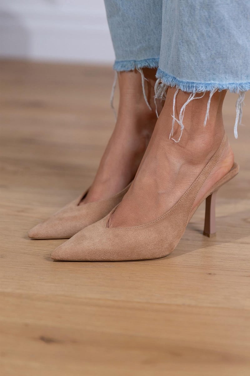 https://cdn.shopify.com/s/files/1/0665/8821/3361/files/sara-bej-suet-ayakkabi-bej-3a1a72_06636d2a-368b-4d72-8ccd-120d4c75fc9b.jpg?v=1775795147